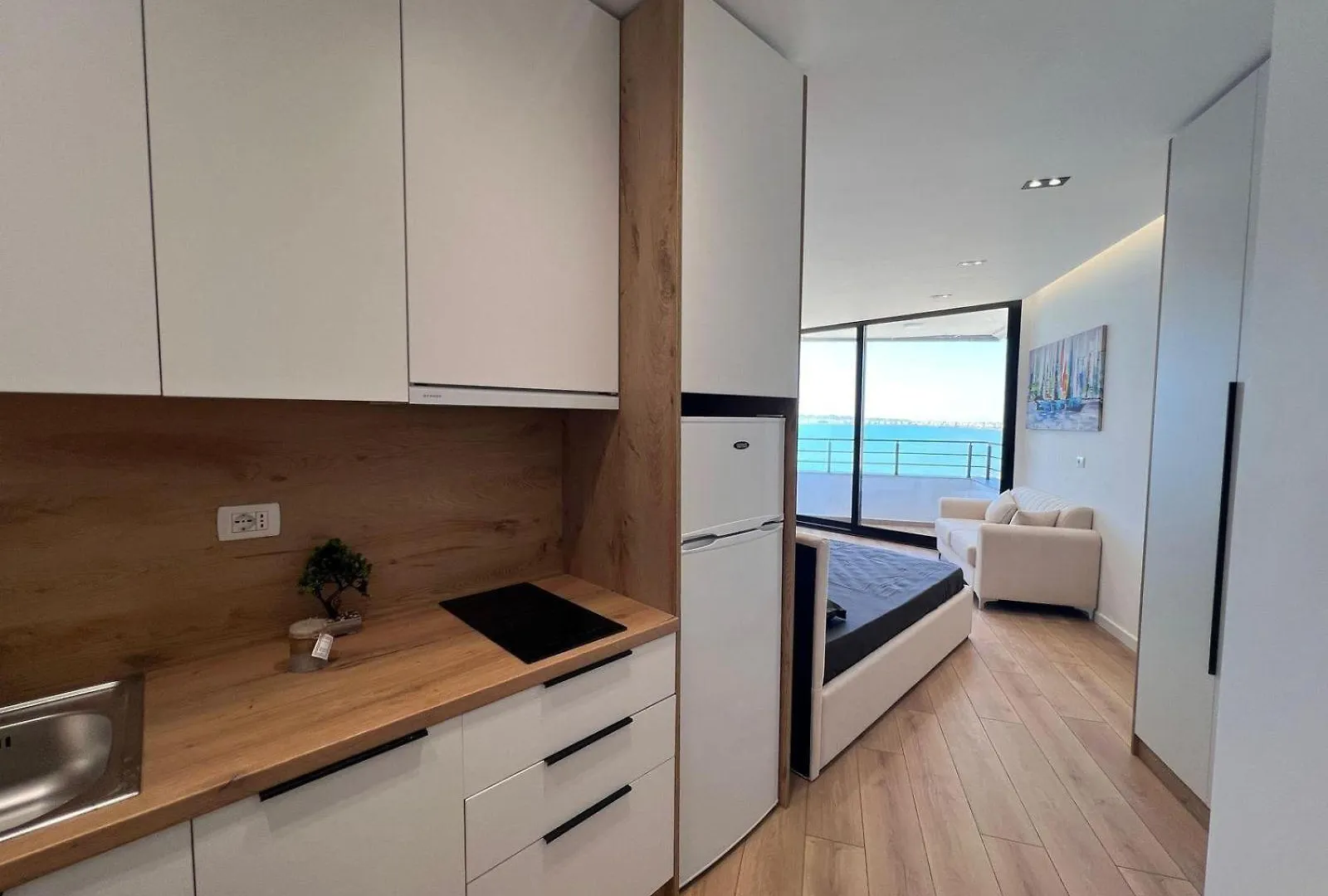 Beachfront Marilyn Durres Apartment