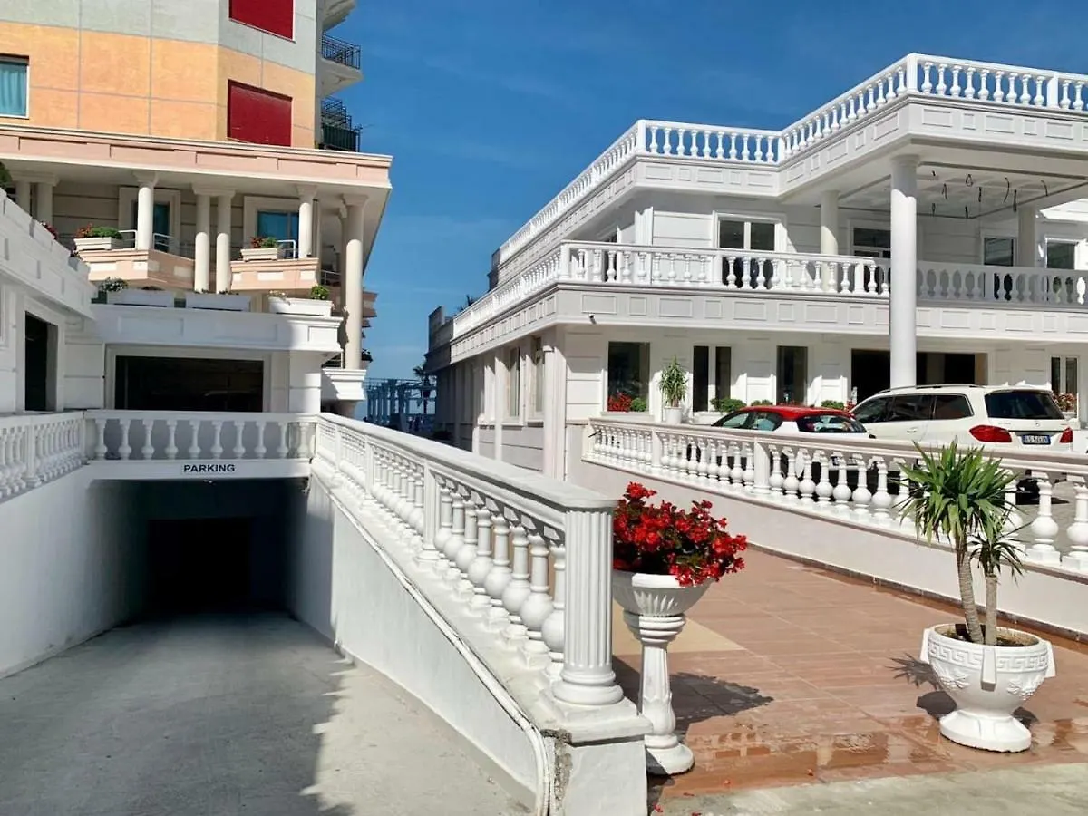 Beachfront Marilyn Дуррес Апартаменты